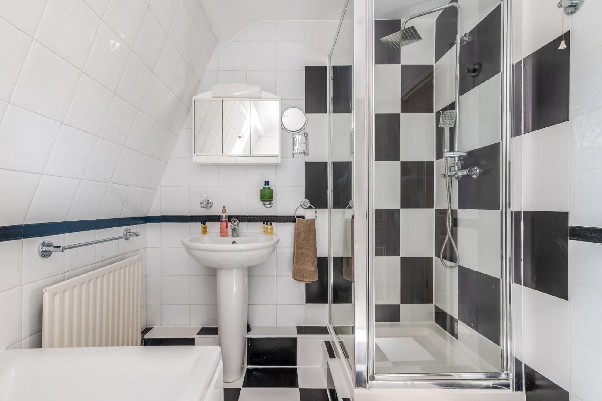 Case de vacanță Charming 3-bedroom Townhouse Balcony Londra